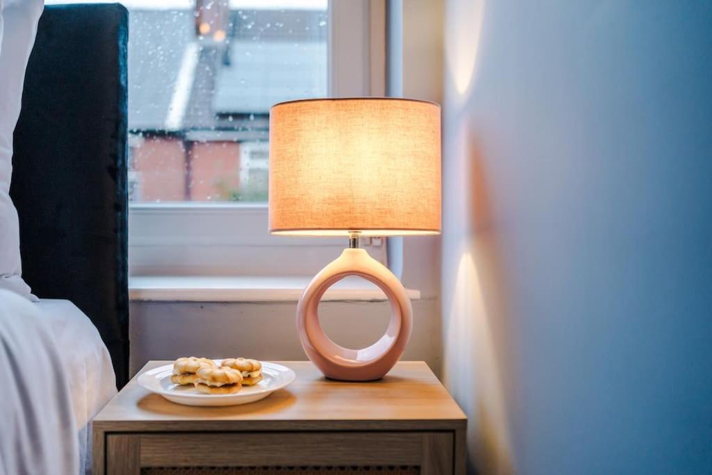Villa 5 Bed Salford Sanctuary Retreat Manchester Esterno foto