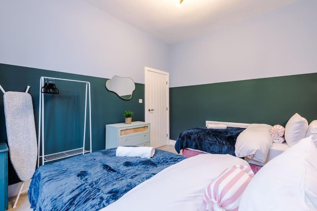 Villa 5 Bed Salford Sanctuary Retreat Manchester Esterno foto