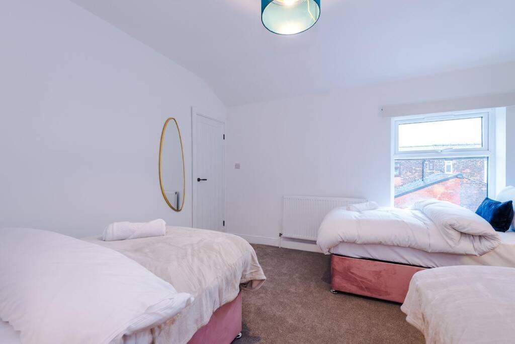 Villa 5 Bed Salford Sanctuary Retreat Manchester Esterno foto