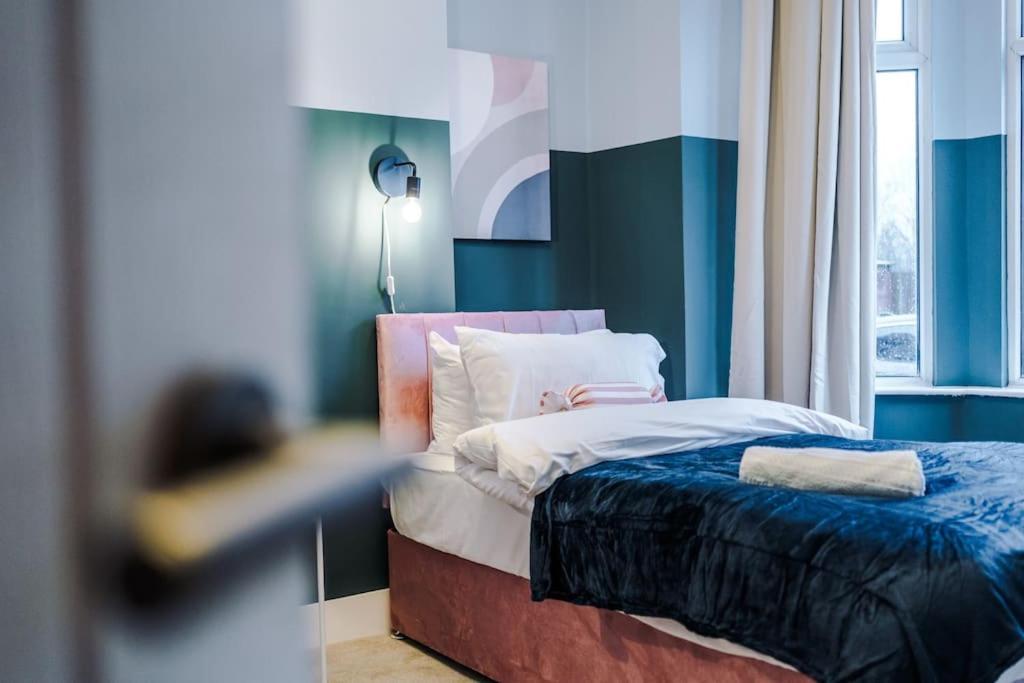 Villa 5 Bed Salford Sanctuary Retreat Manchester Esterno foto