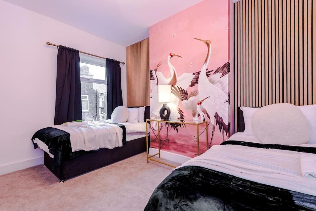 Villa 5 Bed Salford Sanctuary Retreat Manchester Esterno foto
