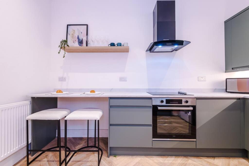 Villa 5 Bed Salford Sanctuary Retreat Manchester Esterno foto