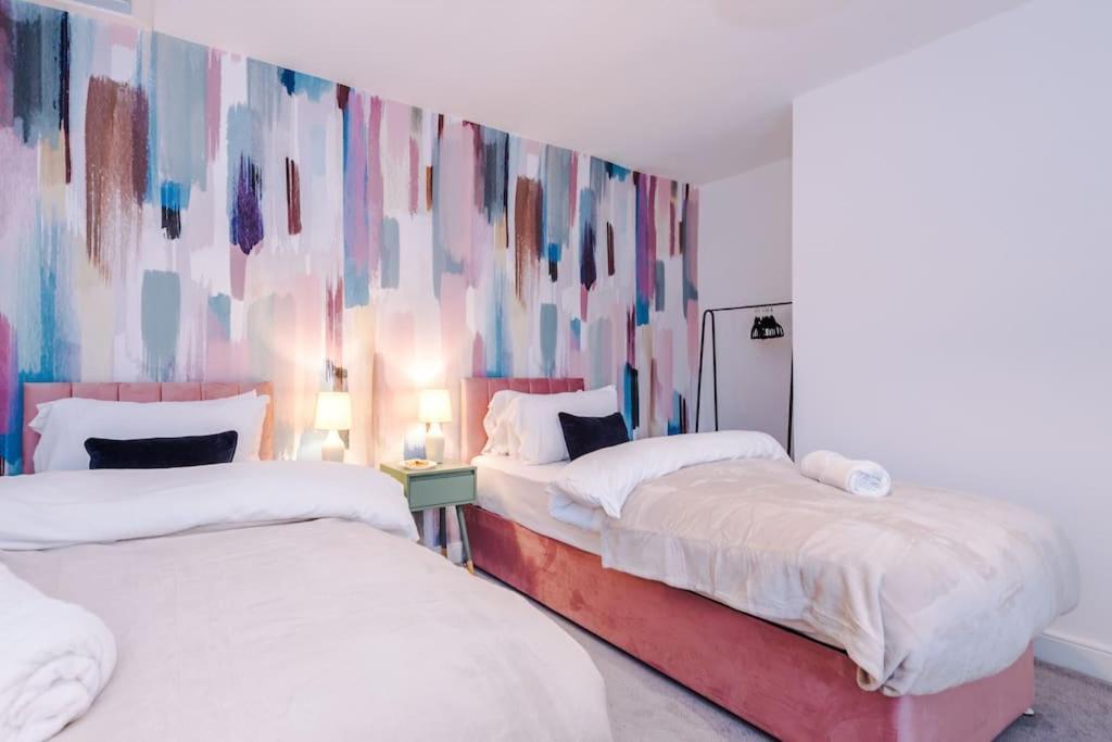 Villa 5 Bed Salford Sanctuary Retreat Manchester Esterno foto